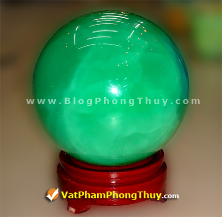 qua cau phong thuy da da quang fluorite Giới thiệu về tính chất và tác dụng của 14 loại quả cầu đá quý phong thủy hiện nay